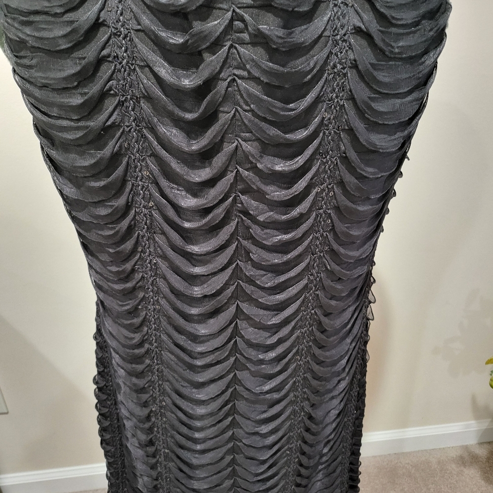 R&M Richard, black, special occasion, sleeveless, has some sequence sz16,stretch - Picture 5 of 9